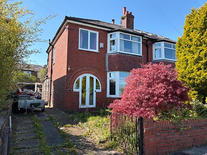 3 Bedroom Semi-Detached House For Sale In North Avenue, Greenmount, Bury, BL8