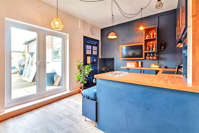 3 Bedroom Terraced House For Sale In Park Road, Bestwood Village, NG6