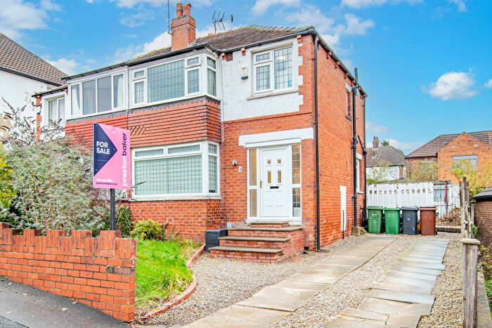 3 Bedroom Semi-Detached House For Sale In Highthorne Mount, Leeds, LS17