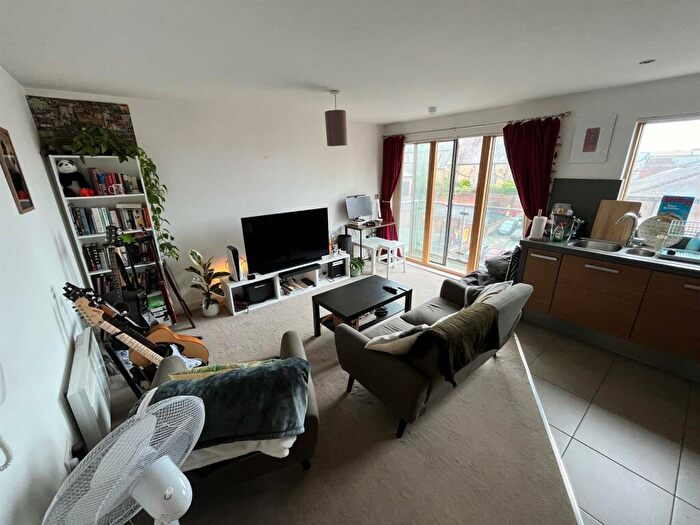 2 Bedroom Flat To Rent In Britton House, Lord Street, Manchester, M4