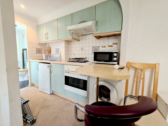 Flat To Rent In A St Peters Street, Islington, N1
