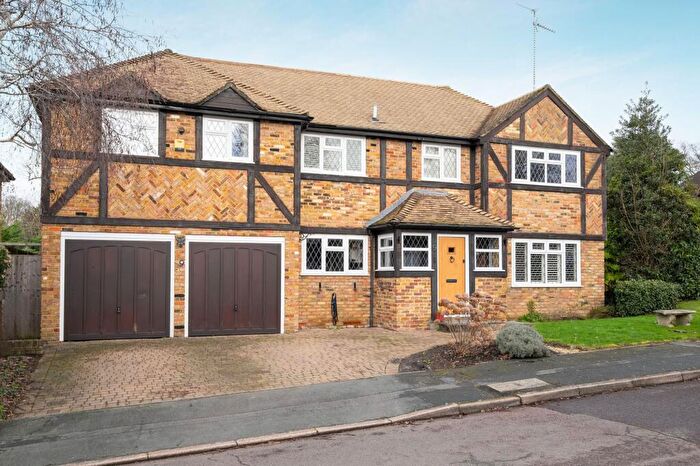 5 Bedroom Detached House For Sale In Leycester Close, Windlesham, GU20