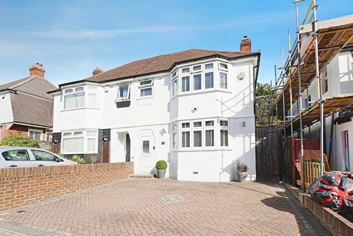 3 Bedroom Semi Detached House For Sale In Winlaton Road, Bromley, Kent, BR1