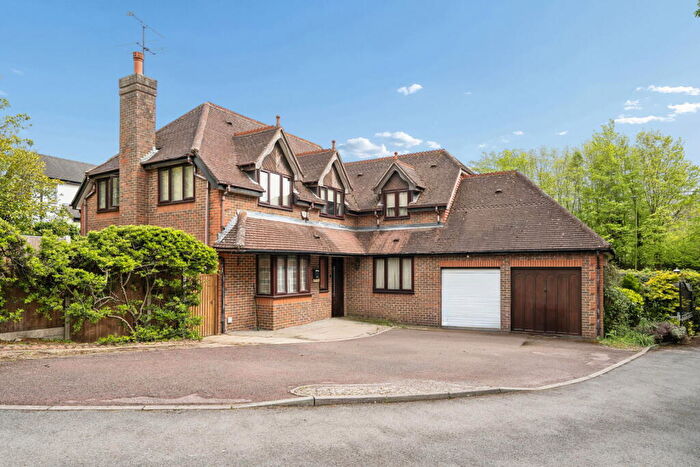 5 Bedroom Detached House For Sale In Batchworth Lane, Northwood, HA6