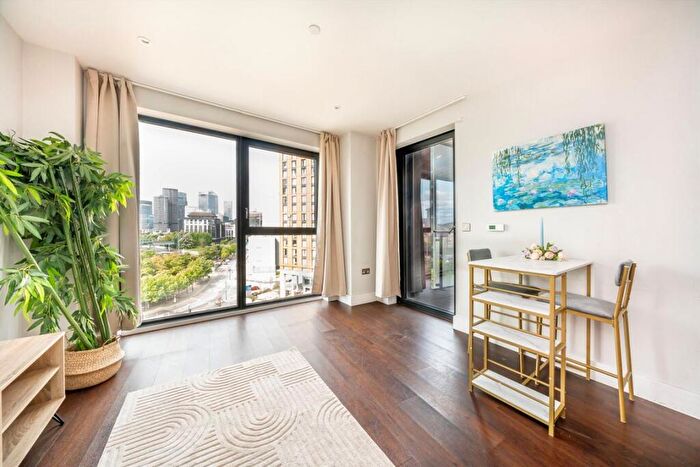 1 Bedroom Flat For Sale In Leamouth Road, Leamouth Road, E14