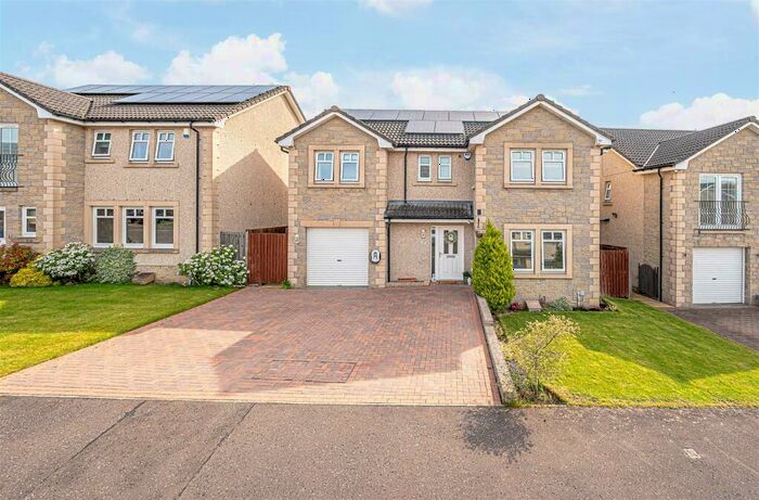 4 Bedroom Detached House For Sale In Blair Grove, Blairhall, Dunfermline, KY12