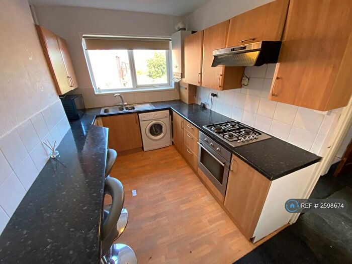 1 Bedroom Flat To Rent In Marine Court West, Whitley Bay, NE26