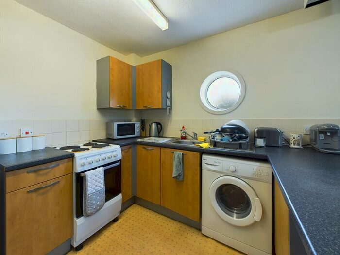 2 Bedroom Flat For Sale In Crown Station Place, Liverpool, L7