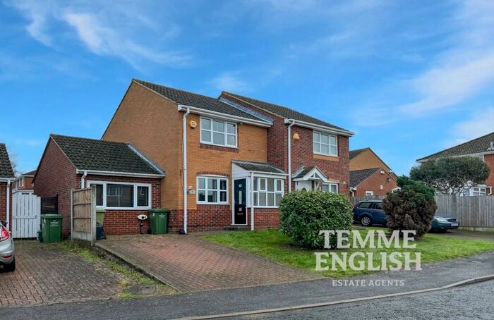 2 Bedroom Semi-Detached House To Rent In Foxhatch, Wickford, SS12