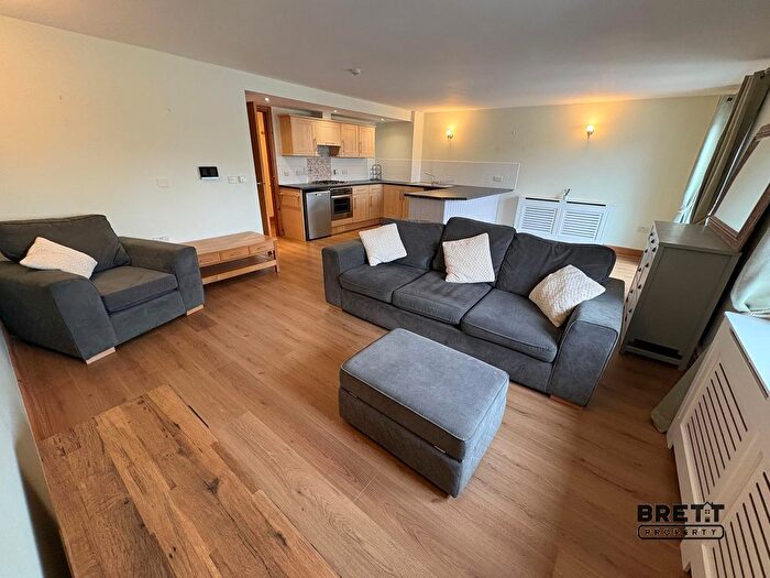 2 Bedroom Flat To Rent In Nelson Quay, Milford Haven, Pembrokeshire., SA73