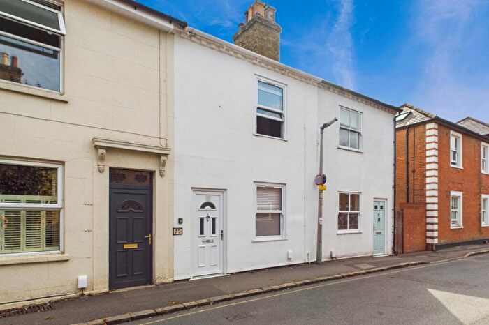 2 Bedroom Terraced House For Sale In New Road, Linslade, LU7