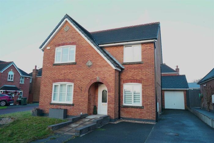 4 Bedroom Detached House For Sale In Waterford Close, Heath Charnock, Chorley, PR6