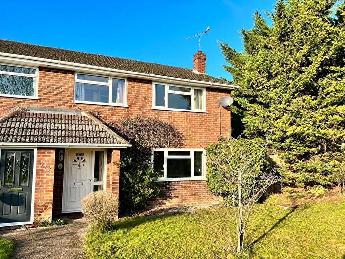 3 Bedroom End Of Terrace House To Rent In Beaulieu Gardens, Blackwater, GU17