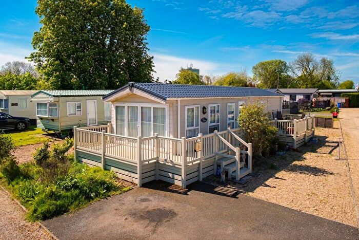 2 Bedroom Park Home For Sale In Spring Park London Road -, NR34