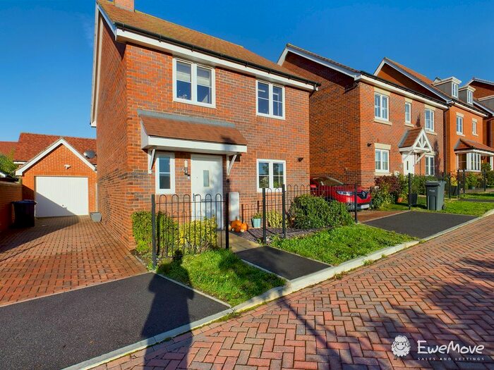 4 Bedroom Detached House To Rent In Pritchard Way, Amesbury, Salisbury, SP4