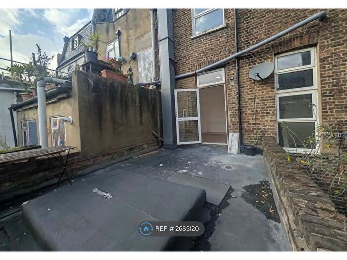 1 Bedroom Flat To Rent In Camden Road, London, NW1