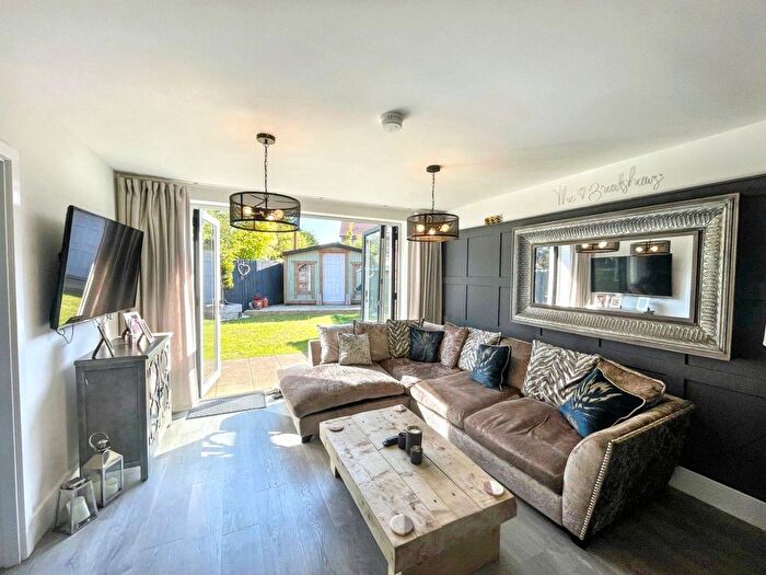 4 Bedroom Detached House For Sale In Primrose Drive, Sunniside, Newcastle Upon Tyne, NE16