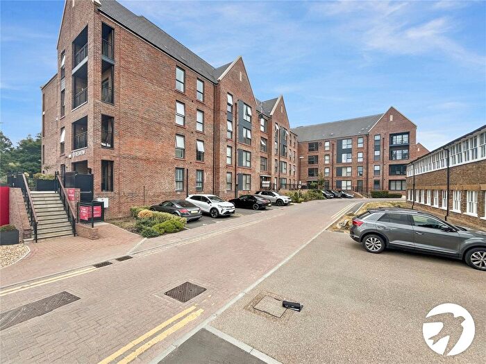 2 Bedroom Flat For Sale In Mill Lane, Maidstone, Kent, ME14