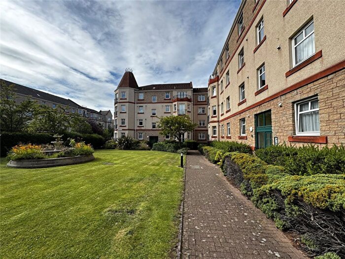 2 Bedroom Flat To Rent In / Sinclair Place, Edinburgh, EH11