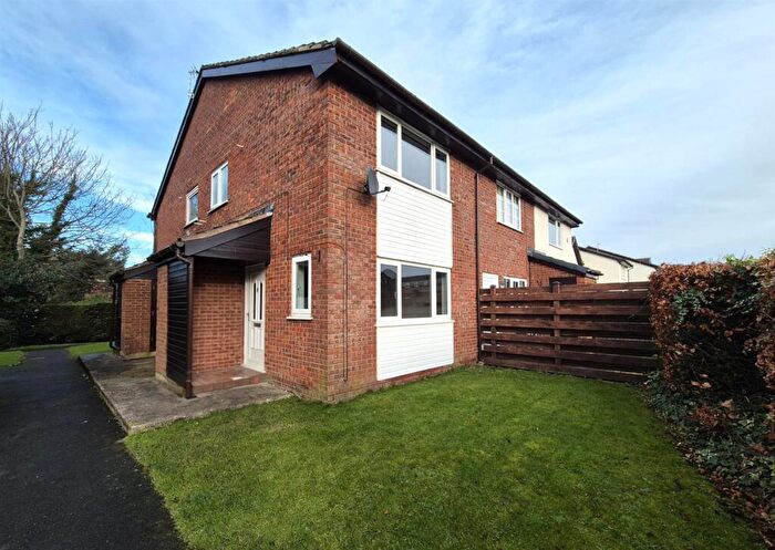 1 Bedroom Mews For Sale In Badgers Walk East, Lytham St. Annes, FY8