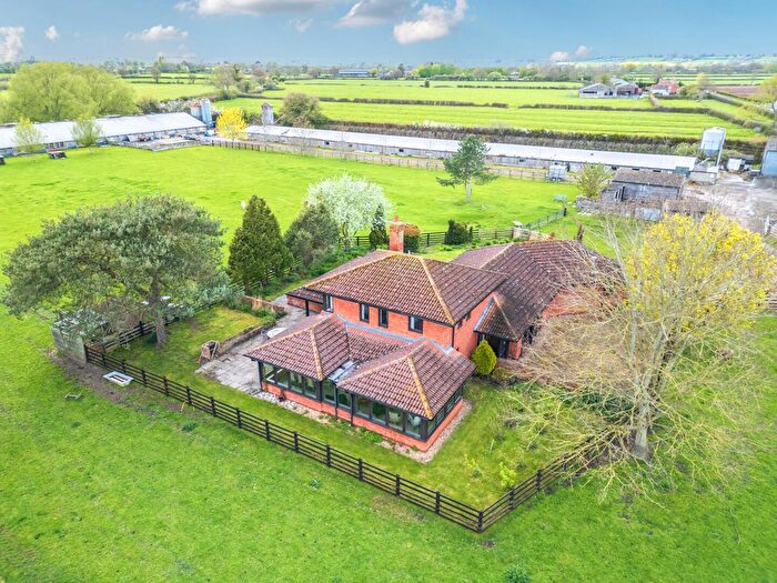 3 Bedroom Detached House For Sale In Seend Road, Worton, Devizes, SN10