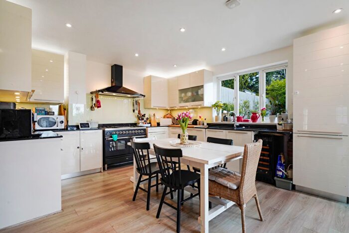 4 Bedroom Semi Detached House For Sale In Brampton Grove, Wembley, HA9