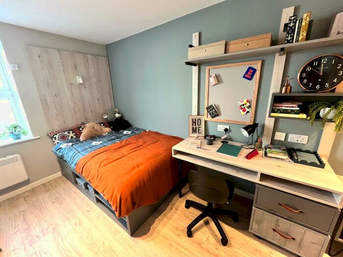 Flat To Rent In Brook Studios, Bristol Road, Selly Oak, B29