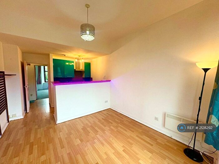 2 Bedroom Flat To Rent In Killearn Street, Glasgow, G22