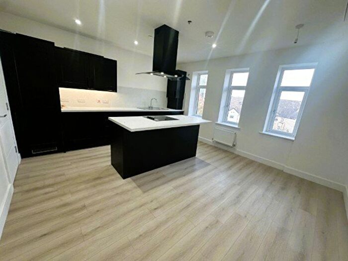 2 Bedroom Flat To Rent In Corporation Road, Newport, NP19