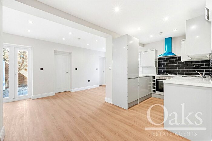 2 Bedroom Flat For Sale In Northborough Road, Norbury, SW16