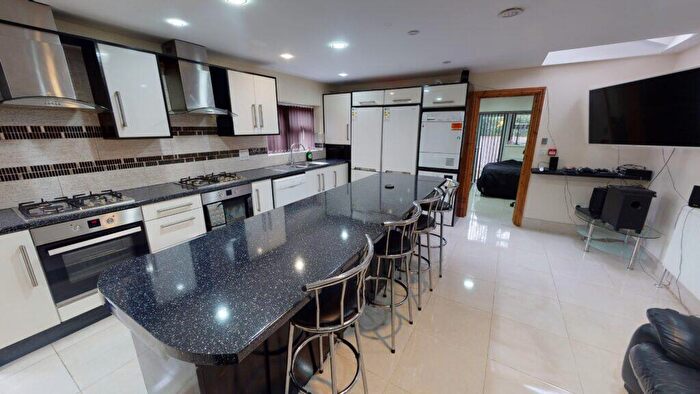 6 Bedroom House To Rent In Lodge Hill Road, Selly Oak, Birmingham, B29