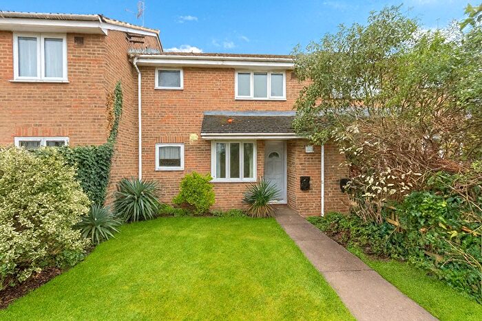 1 Bedroom Terraced House For Sale In Beaulieu Close, Hounslow, Greater London, TW4