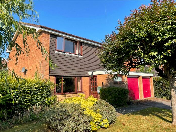 4 Bedroom Detached House For Sale In Elizabeth Crescent, Queens Park