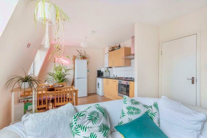 2 Bedroom Flat To Rent In Rye Lane, Peckham, London, SE15