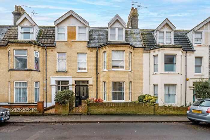 6 Bedroom Terraced House For Sale In Grosvenor Road, Lowestoft, NR33