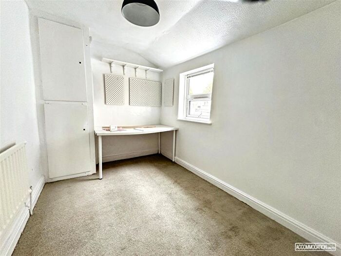 3 Bedroom Semi-Detached House To Rent In Perry Street, Bristol, BS5