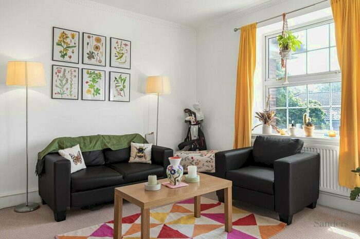 1 Bedroom Flat To Rent In Halton Road, Islington, London, N1