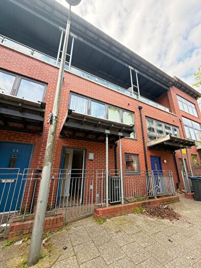 3 Bedroom Terraced House To Rent In Longleat Avenue, Birmingham, B15