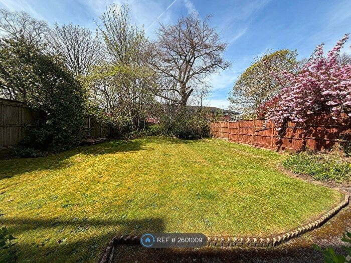 1 Bedroom Flat To Rent In Moorfield Road, Manchester, M20