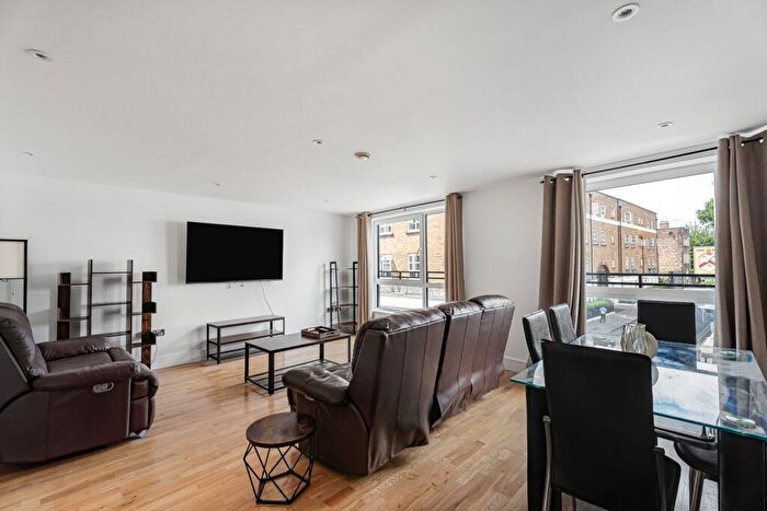 2 Bedroom Apartment To Rent In Hare Marsh, London, E2