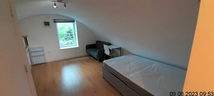 Studio To Rent In Bath Street, Huddersfield, HD1