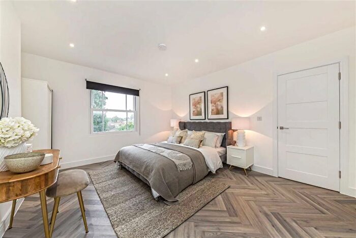 2 Bedroom Flat For Sale In Northbrook Road, London, SE13