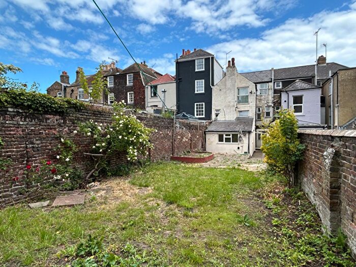 1 Bedroom Flat To Rent In Effingham Street, Ramsgate, Kent, CT11