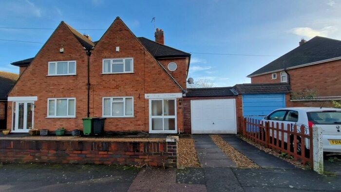 3 Bedroom Semi-Detached House To Rent In Castlegate Avenue, Birstall, LE4