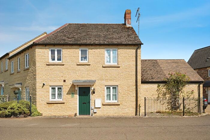 2 Bedroom Maisonette For Sale In Boundary Lane, Carterton, OX18