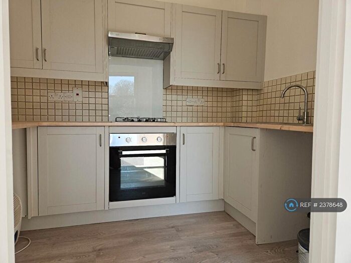 1 Bedroom Flat To Rent In Lower Addiscombe Road, East Croydon, CR0