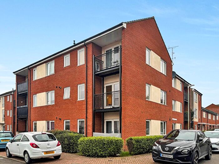 1 Bedroom Flat For Sale In Hever Gardens, Ashford, TN23