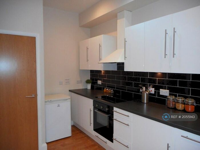 2 Bedroom Flat To Rent In Holloway Road, London, N19