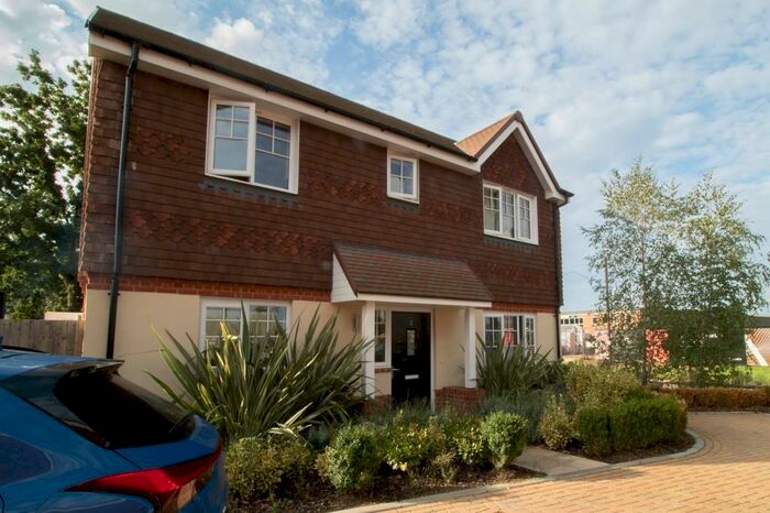 3 Bedroom Detached House To Rent In Marjoram Avenue, Cranleigh, GU6