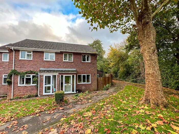 3 Bedroom Semi-Detached House For Sale In Blagrove Close, Street, BA16